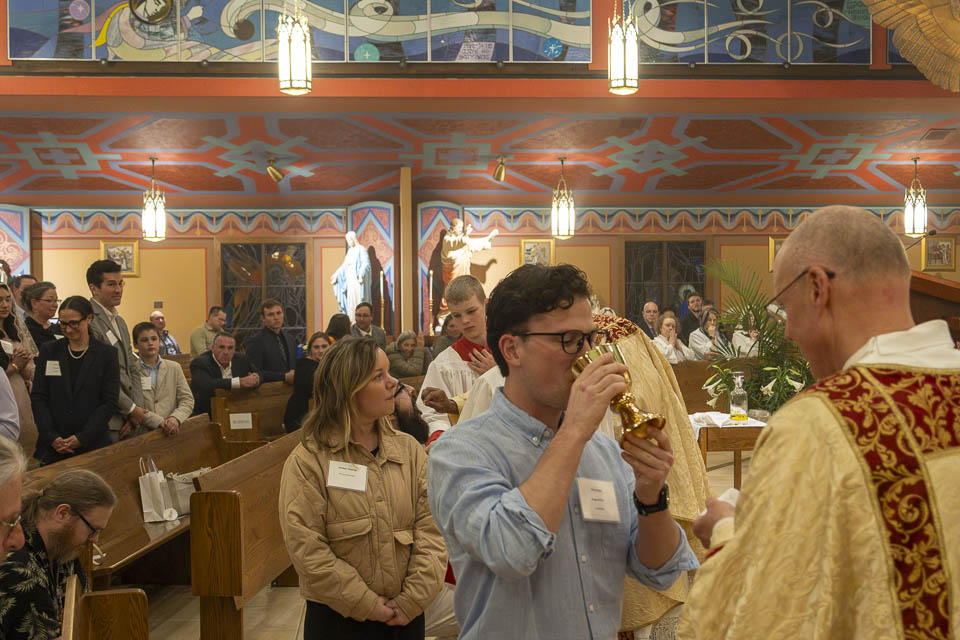 2026-StMary-EasterVigil (173 of 215).jpg
